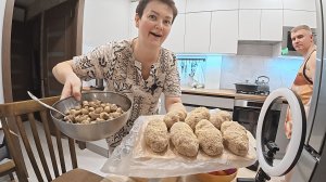 Прогулялись и НАГОТОВИЛИ на роту солдат! Накрутили ФИРМЕННЫХ котлет и ВКУСНЫЕ маринованные ГРИБОЧКИ!