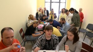 Ребята с особенностями здоровья осваивают новую технику вышивки
