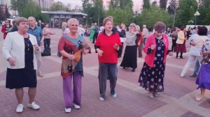 майские дни.Уходят в море корабли....