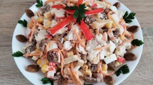 Праздничный салат из крабовых палочек с куриным филе