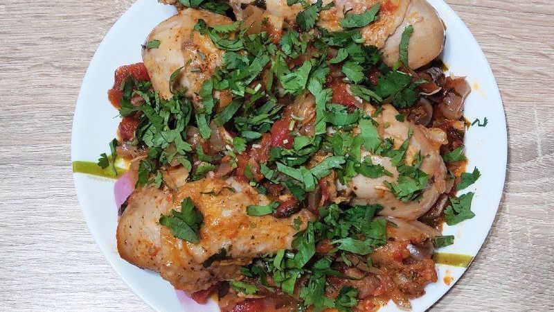 Сытное чахохбили с куриными голенями и овощами смотреть онлайн