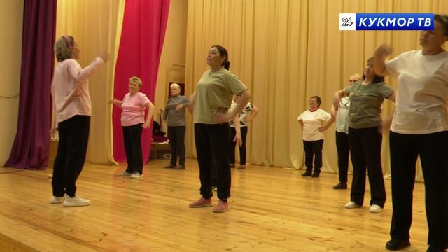 Фанаты вечернего фитнеса смотреть онлайн