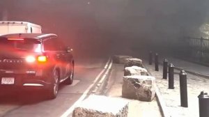⚡️Автомобиль загорелся и взорвался в Нью-Йорке возле знаменитой статуи Быка в районе Уолл-стрит, — С