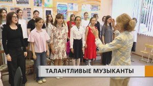 Четыре дня ребята пели везде: в автобусе, на сцене, у костра, в лагере и на улицах