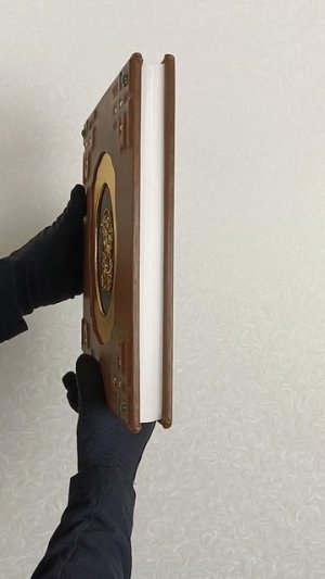 Подарочная книга в кожаном переплете «Русская рыбалка» большого формата