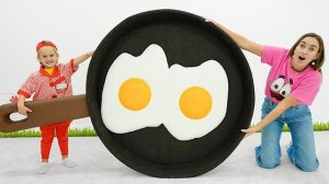 Крис учится готовить завтрак для мамы