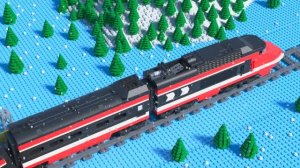 Неудачная поездка на поезде LEGO по лавовому и ледяному туннелю
