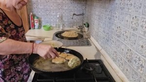 фкусная минутка-  мясо-капустные каклетки с макарошками и кабачковые пиражки