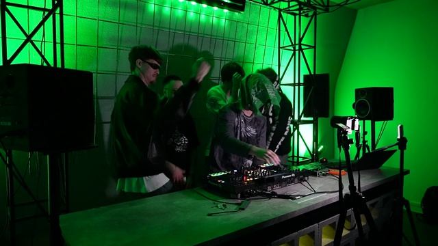 МОШПИТ NO LIMITS LIVE SET смотреть онлайн