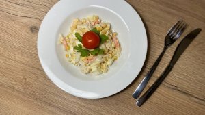 Классический салат с крабовыми палочками