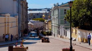 По Варварке, Ивановской Горке и дальше вглубь МОСКВЫ.