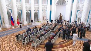 Президент вручил орден «За доблестный труд» гендиректору Первого канала Константину Эрнсту.