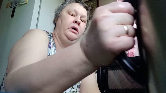 Б.Фрося отмывает печку!!!