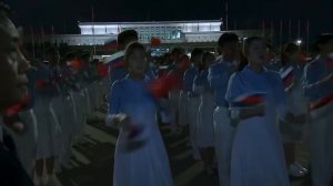 Путин помахал провожающим пионерам Китая рукой на прощание