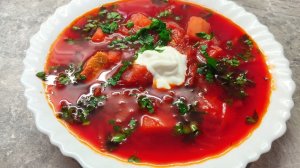Сытный красный борщ