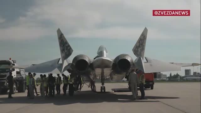 Видео с первым полетом СУ-57Д смотреть онлайн