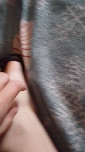 щекотка ног друга 2 часть
