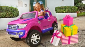 Диана и распаковка подарочков🎁🌈
