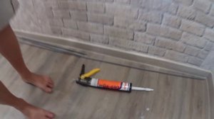 Приклеили уголок