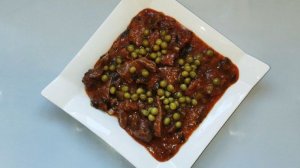 Традиционное азу с говядиной и солеными огурцами