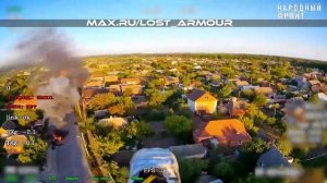 🎮💥Оптоволоконные FPV-дроны «КВН» наносят удары по автотранспорту ВСУ в городской черте…🔽