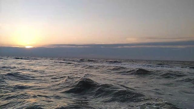 Успокаивающий шум волн в теплом +27°С Азовском море в станице Голубицкая