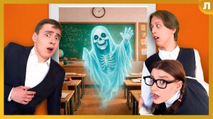 Мы Нашли Призрака в нашей Школе PRO !