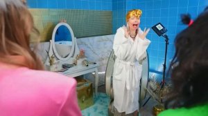 Бедная vs Богатая vs Ультра Богатая Девушка в Школе # Крутые Розыгрыши ч. 4