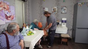 Дали деньги с пенсии чтобы сын купил нормальных продуктов а он купил это! Пенсионерка не довольна