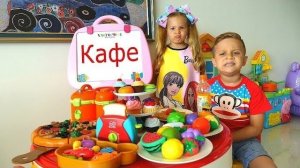 Диана и Рома играют в кафе🥗