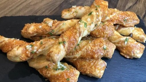 ЧЕСНОЧНО-СЫРНЫЕ ПАЛОЧКИ