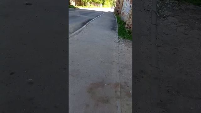 Едем по Орехово-Зуево. Спокойный подмосковный город. Наша дорога ведет в Никольский храм.