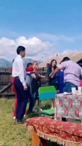 Заняла парня