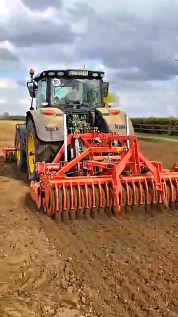 Отличная работа в полевых условиях с 🚜 John Deere смотреть онлайн