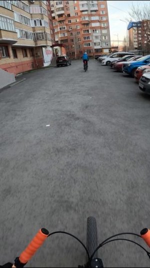 Едем какими-то дворами и попадаем практически куда нужно #велопоездка #велосипед #Тюмень