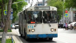 Троллейбус Екатеринбурга ЗиУ-682Г [Г00] борт.№174 маршрут 36 на остановке «улица Карла Маркса»