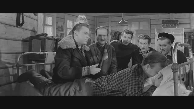 Лучший подарок для своей девушки! Фрагменты из фильма "Девчата". 1961 г.
