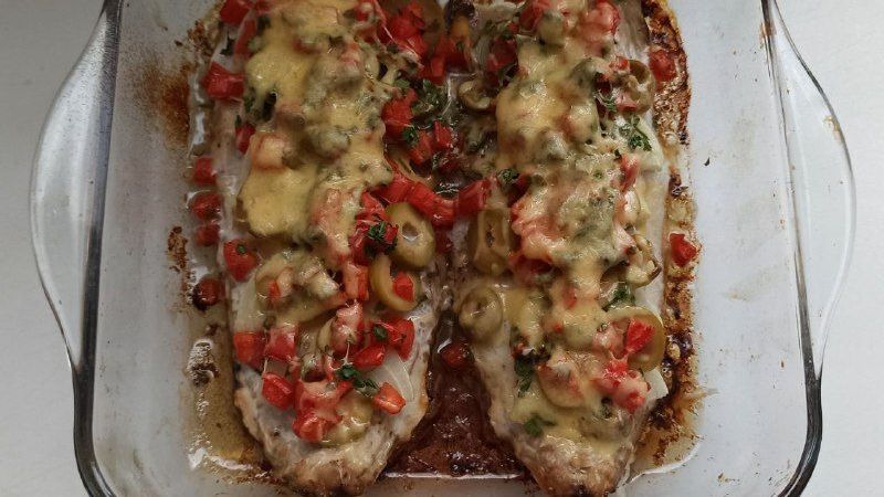 Цветная скумбрия с маслинами и овощами под сыром смотреть онлайн