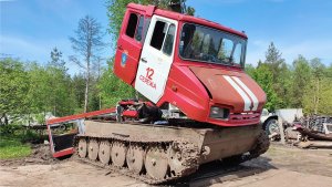 ЗИЛ Бычок на гусеницах / Как поднять кабину?