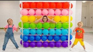 Крис и мама: испытание кубика с воздушными шарами