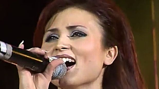 Гузель Ахметова - Сау булыгыз, ак каеннар (live 2006) смотреть онлайн