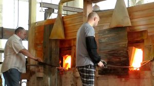 Экскурсия детей на на хрустальный завод (Ютуб 2019)