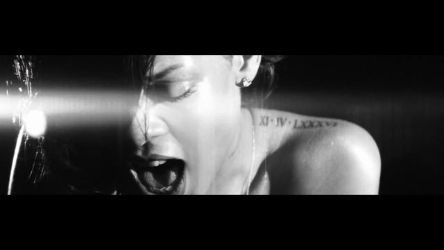 Rihanna - Diamonds смотреть онлайн