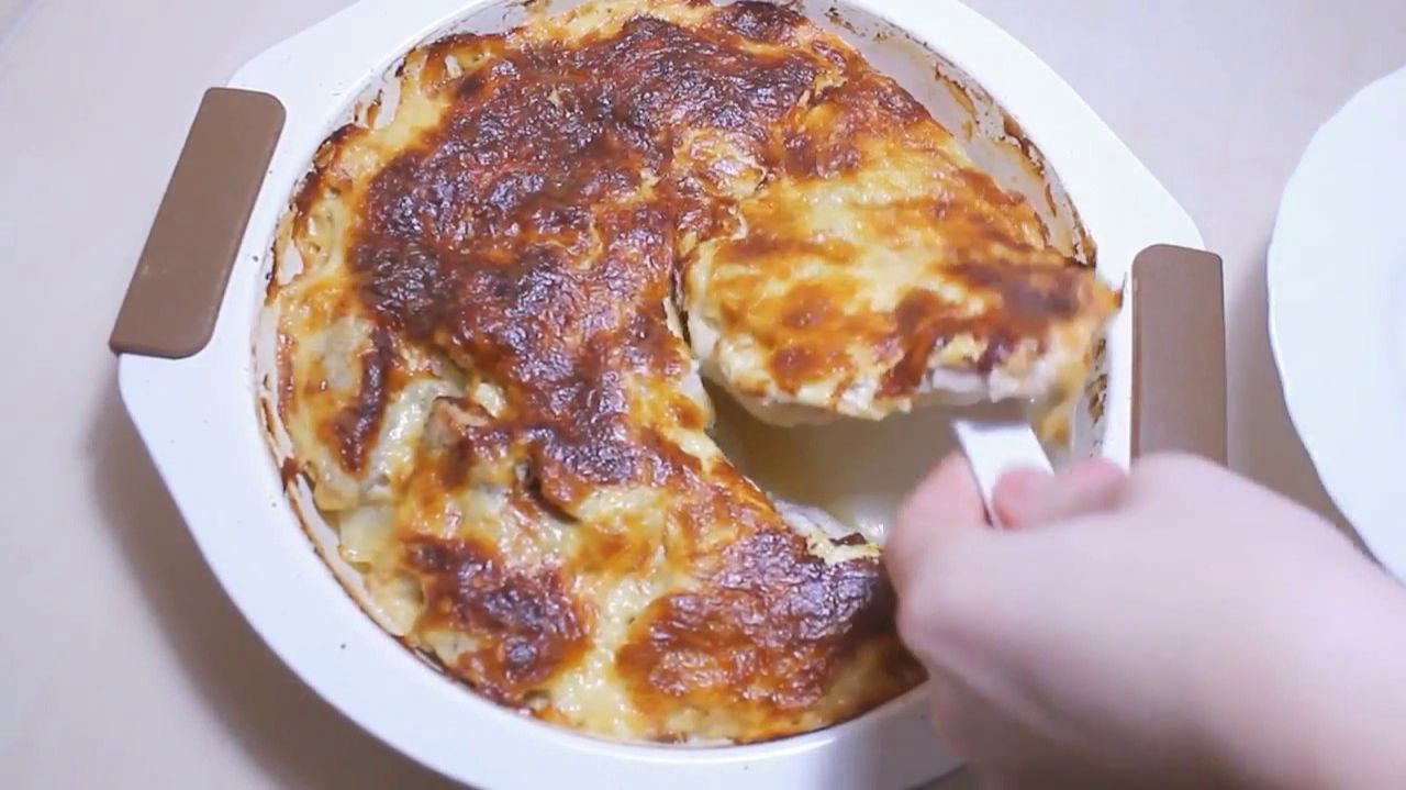 Мясо по французски без майонеза с картофелем. Мясо с картошкой в духовке