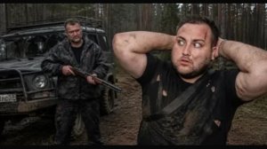 НАМ УГРОЖАЕТ ДЕРЕВЕНСКИЙ ОХОТНИК. МЫ НЕ МОЖЕМ СБЕЖАТЬ ИЗ ДЕРЕВНИ