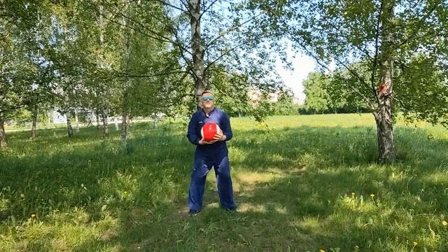 Упражнения с шаром Тайцзи весом 1.5 кг в ландшафтном парке Митино (9)