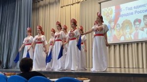 «Гляжу в озёра синие»