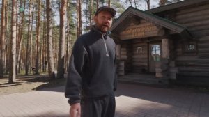 Денис Шведов в карельской бане в клинике «Кивач»
