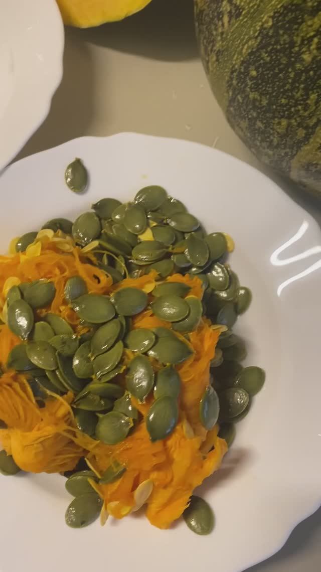 Голосеменная тыква Даная: семена и "горшочек для мяса с рисом"