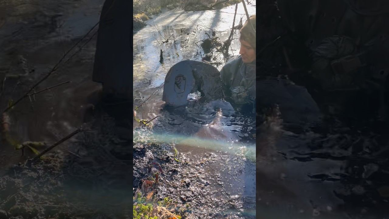 Огромный предмет в военном болоте, раскопки по войне #metaldetecting